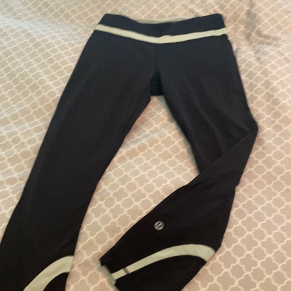 Lululemon Cropped Leggings - Picture 2 of 8